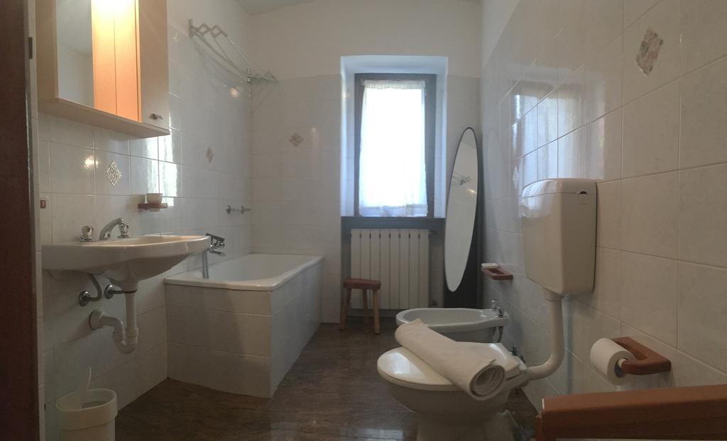 Agriturismo La Grange Пон-Сен-Мартин Стая снимка